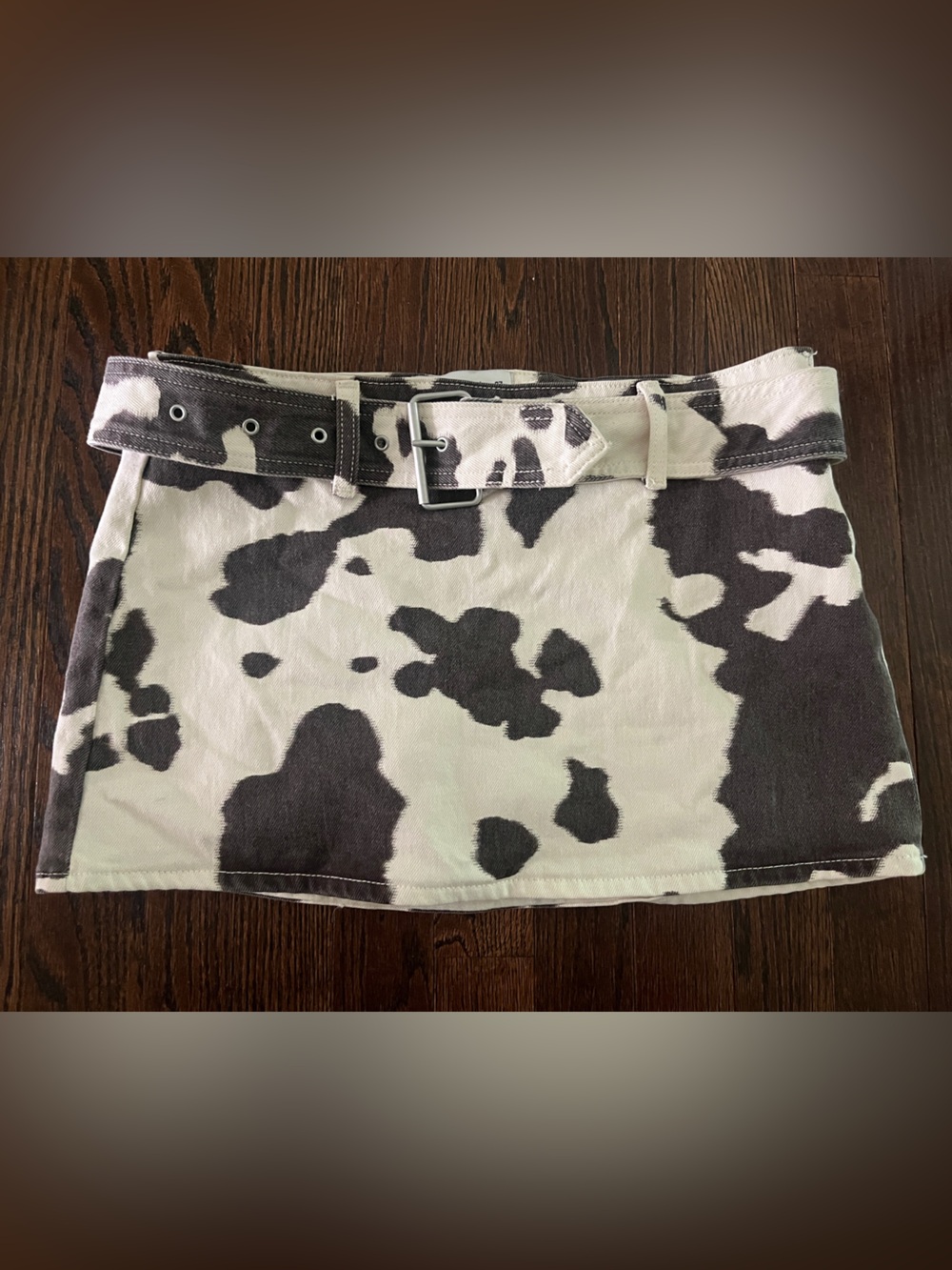 Abercrombie & Fitch White and Black Mid Rise Bottoms